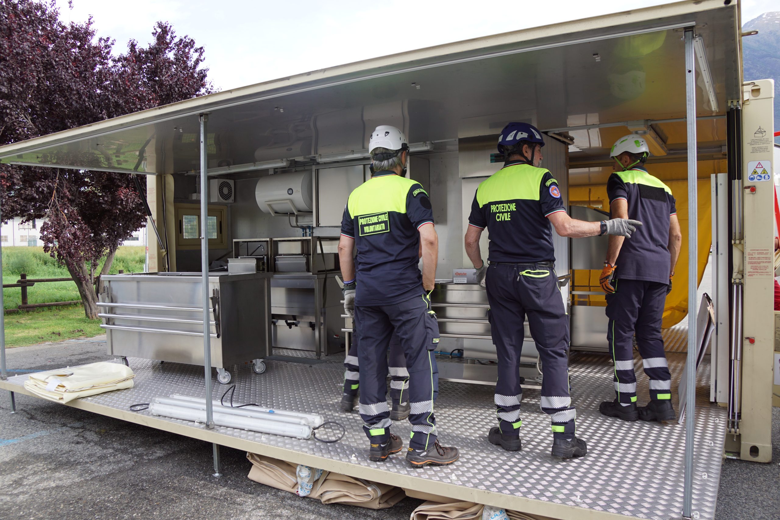 Fasi del montaggio della cucina