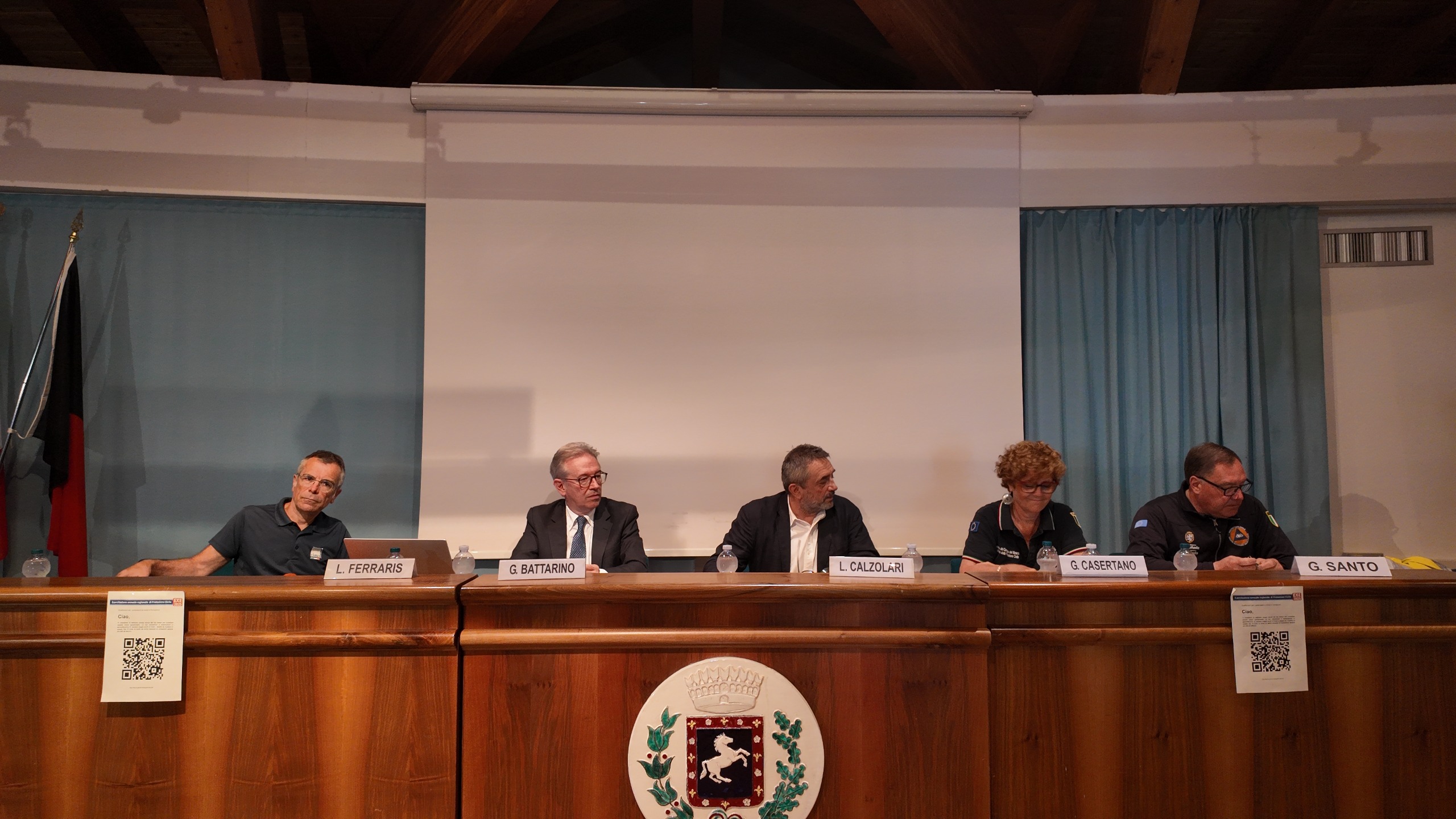 Luca Ferraris, Giuseppe Battarino, Luca Calzolari, Gabriella Casertano e Giovanni Santo durante il seminario “Quando le parole diventano responsabilità. Le possibili implicazioni giuridiche della comunicazione di emergenza”